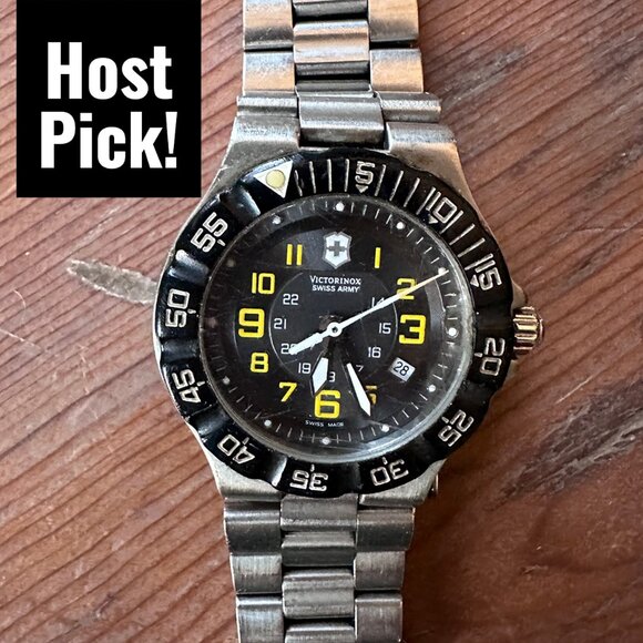 Swiss Army Other - Victorinox Swiss Army Watch 241417 Black Face Yellow Numbers